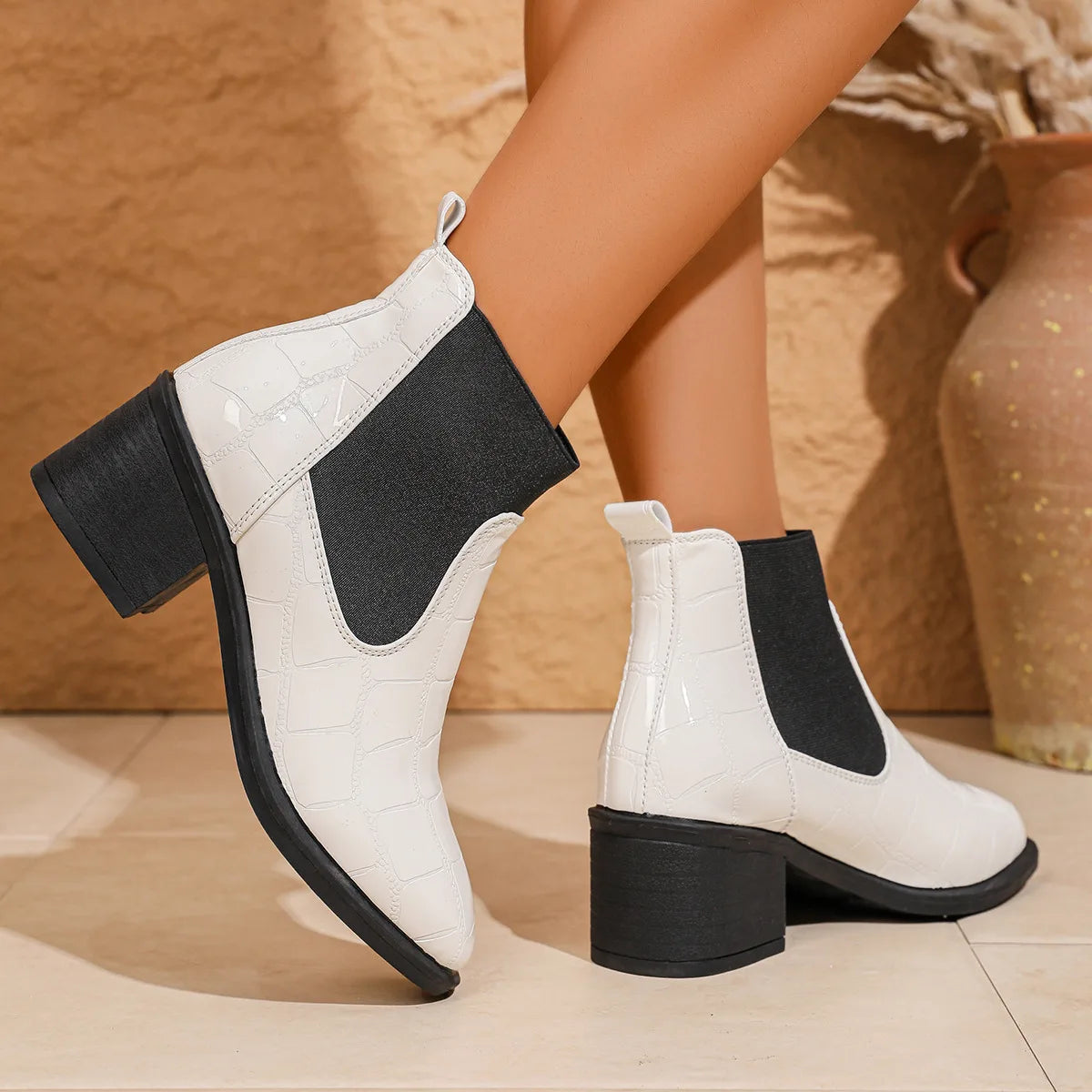 Women's mid-heel leather boots