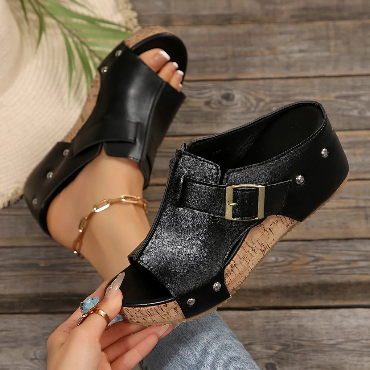 New women's Velcro studded sandals