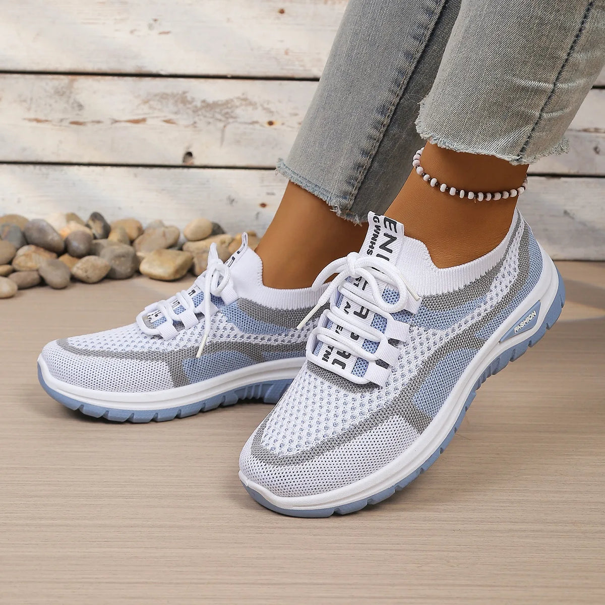 Women's lightweight, comfortable and breathable sneakers