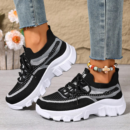 Women's lightweight, breathable, thick-soled sneakers