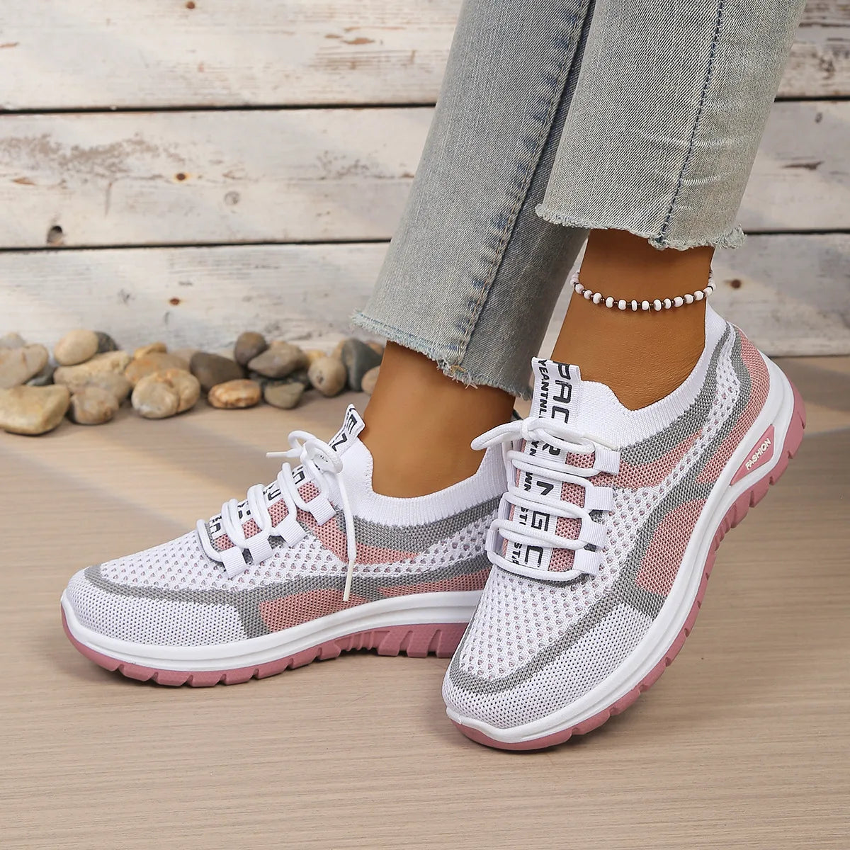 Women's lightweight, comfortable and breathable sneakers