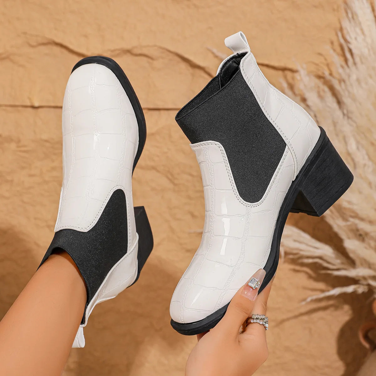 Women's mid-heel leather boots