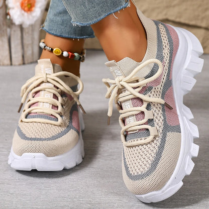 Women's lightweight, breathable, thick-soled sneakers
