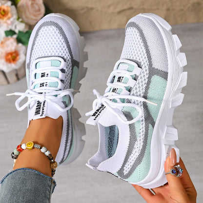 Women's lightweight, breathable, thick-soled sneakers