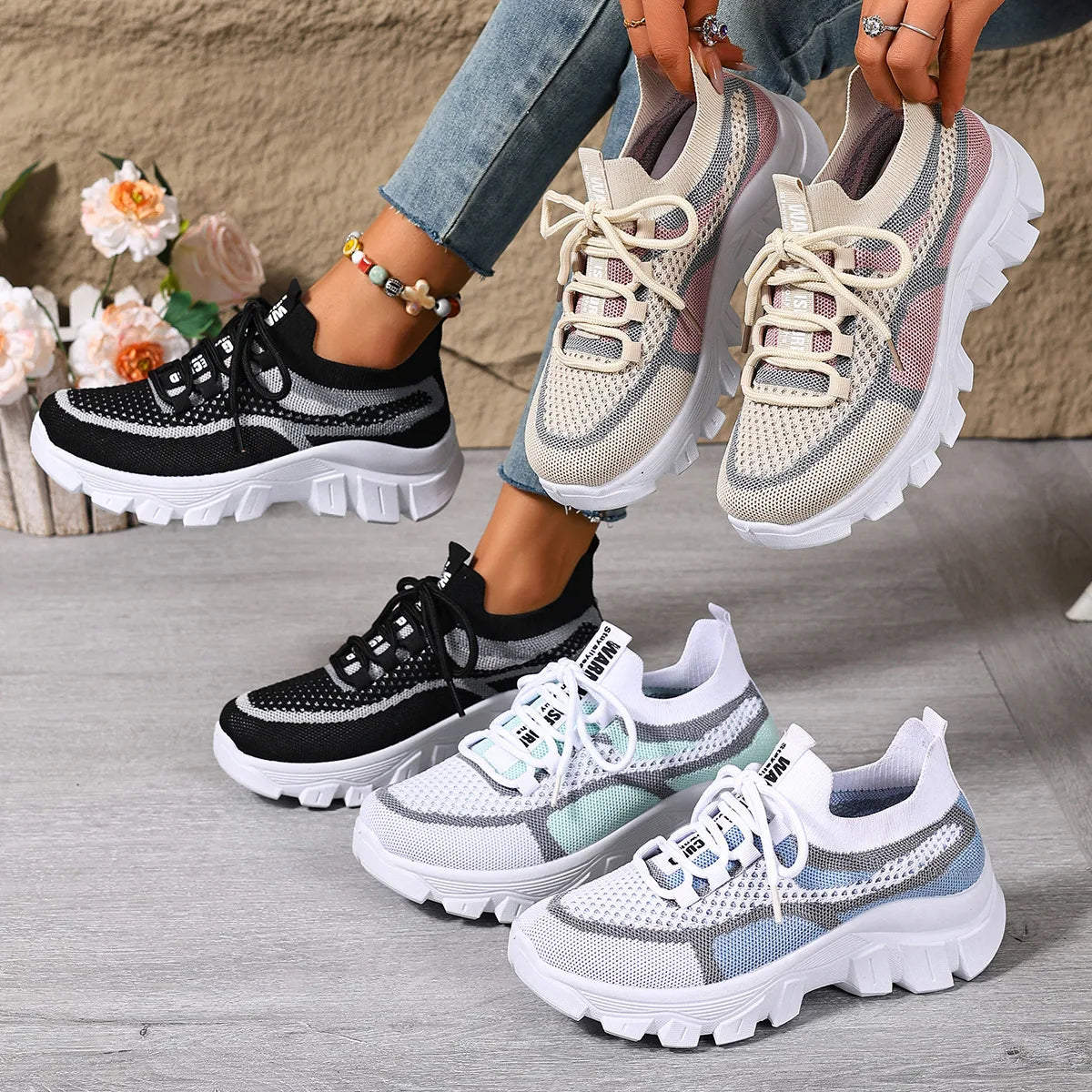 Women's lightweight, breathable, thick-soled sneakers