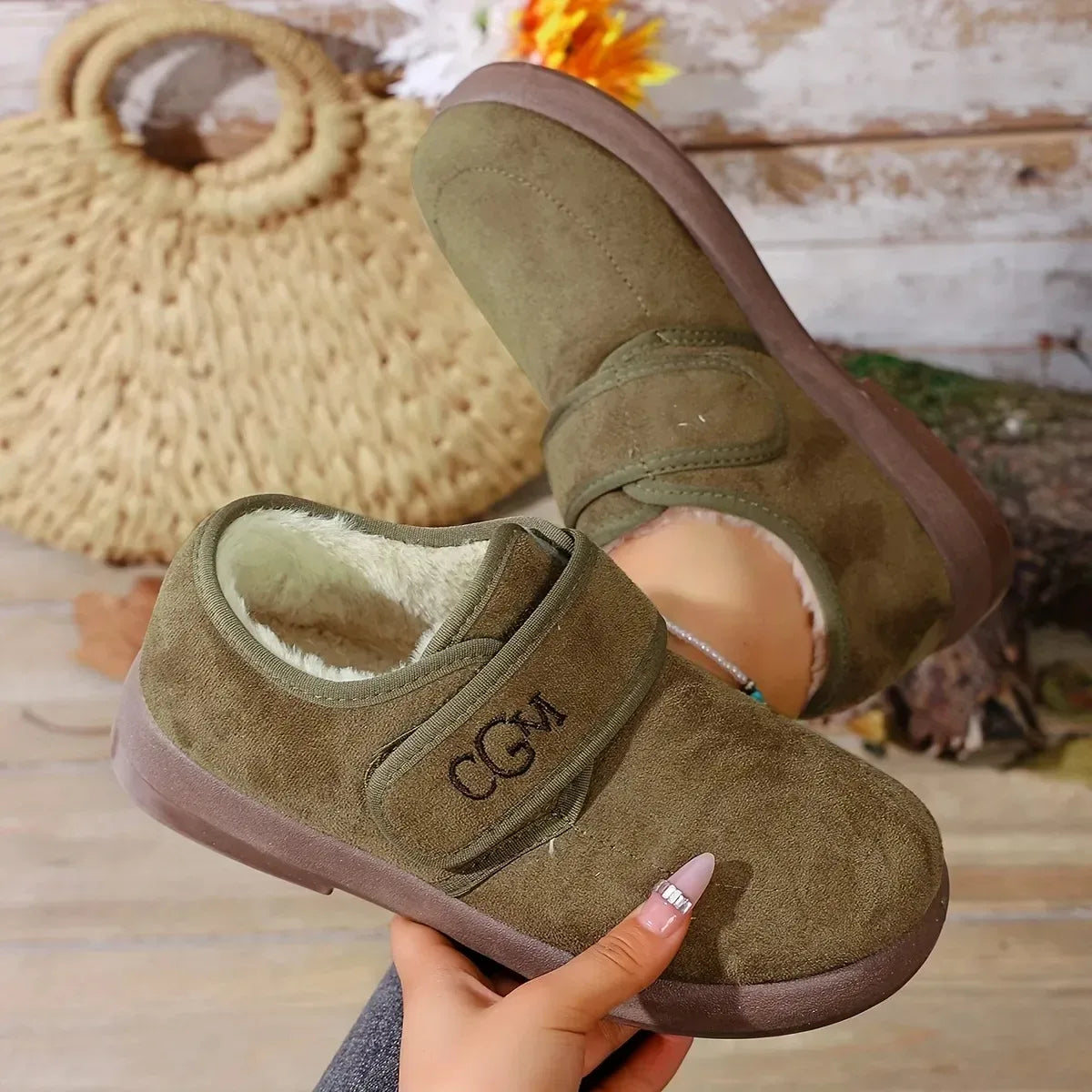 🔥Last Day Promotion 50% OFF - Women's Winter Slip-On Non-Slip Warm Shoes